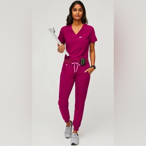 DARK MAGENTA: Figs Scrub Set Catarina/Zamora (M/MP) - Picture 12 of 16